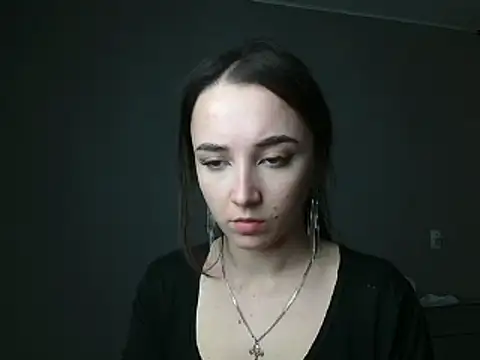 Eva Gloryy online show from March 2025 04:00:02 PM
