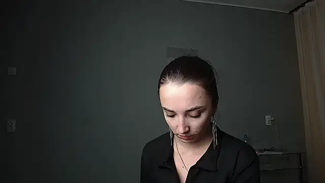 Eva Gloryy online show from March 2025 05:20:01 PM