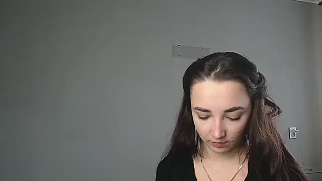 Eva Gloryy online show from March 2026 12:52:01 PM