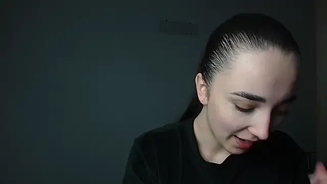 Eva Gloryy online show from March 2026 04:02:01 PM