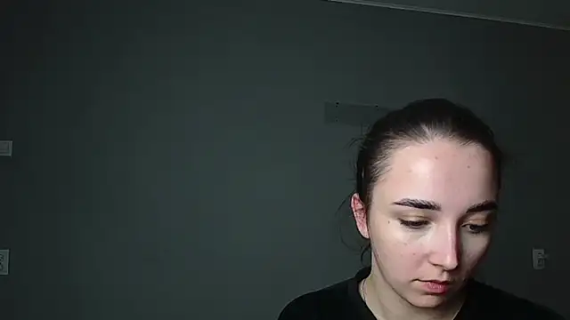 Eva Gloryy online show from April 2026 09:20:01 PM