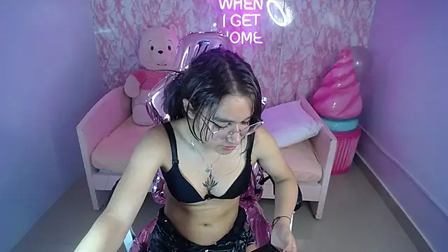 Snapshot of kassandra_ch_ chatting on January 2025 07:22:01 PM kassandra ch online show from January 2025 07:22:01 PM