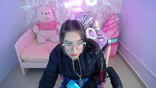 Snapshot of kassandra_ch_ chatting on January 2025 04:24:01 PM kassandra ch online show from January 2025 04:24:01 PM