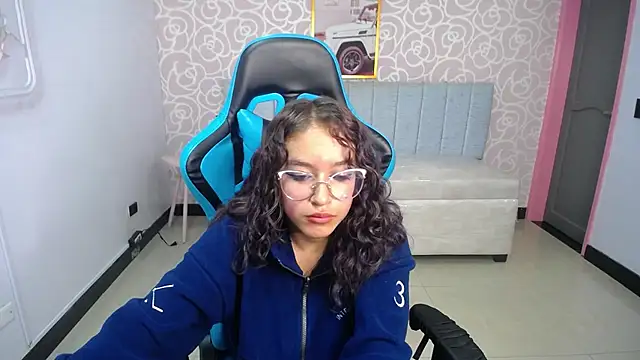 Snapshot of kassandra_ch_ chatting on February 2025 11:31:02 AM kassandra ch online show from February 2025 11:31:02 AM