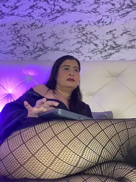 Lili  taylor online show from November 2025 05:52:01 AM