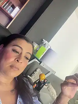 Lili  taylor online show from December 2025 02:09:02 AM