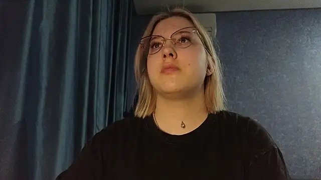 HotBrandyX online show from April 2026 01:01:01 PM