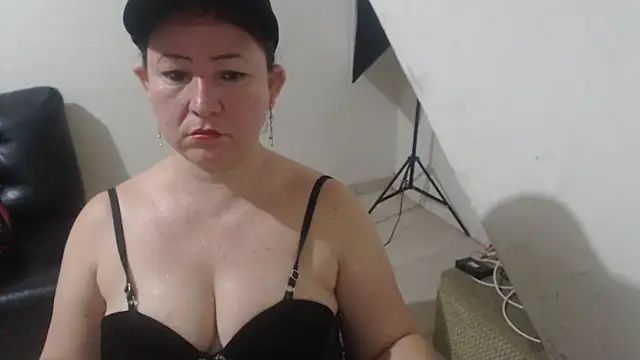 Yohis Kiut25 online show from November 2025 02:57:02 AM