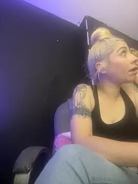 viktoria davis  online show from October 2025 10:43:02 PM