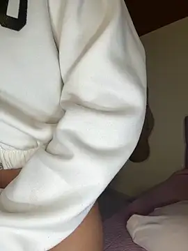 zoe storm online show from April 2026 12:02:02 AM