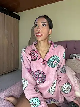 zoe storm online show from April 2026 06:10:01 PM