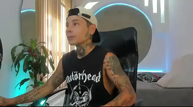 Snapshot of tattokoi chatting on March 2025 05:38:01 PM tattokoi online show from March 2025 05:38:01 PM