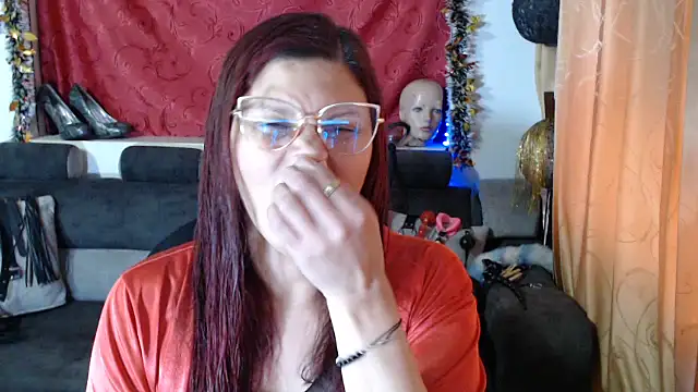 sachaclinford online show from November 2025 07:56:01 PM