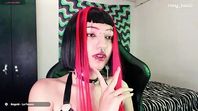 roxy toxic online show from March 2025 01:48:02 AM