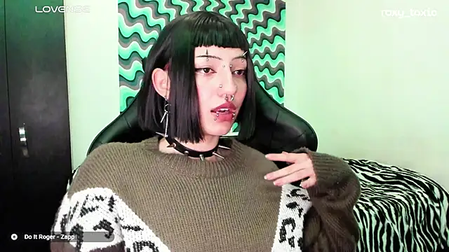 roxy toxic online show from March 2025 03:20:01 AM