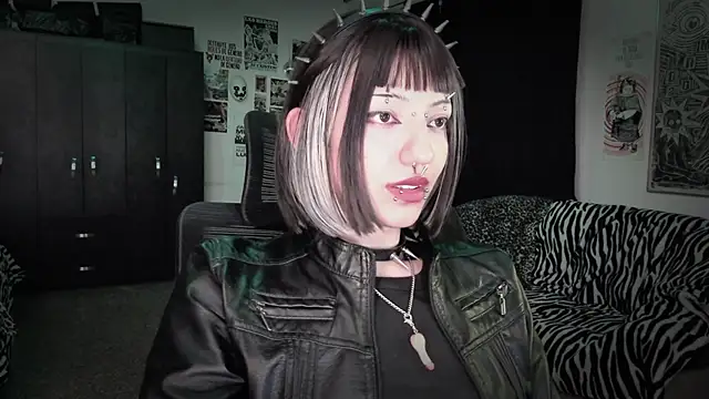 Snapshot of roxy_toxic chatting on June 2026 02:00:01 AM roxy toxic online show from June 2026 02:00:01 AM
