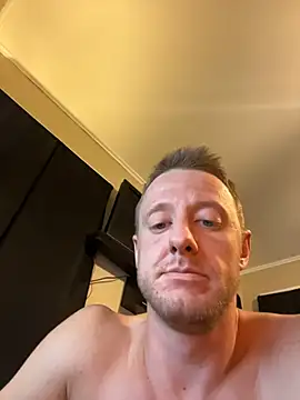 biggzee6 online show from October 2025 04:03:02 AM