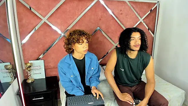 Snapshot of DanteAndKyle chatting on March 2025 08:29:02 PM DanteAndKyle online show from March 2025 08:29:02 PM