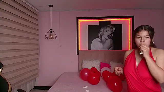 Kitten Cam online show from February 2025 01:08:01 PM