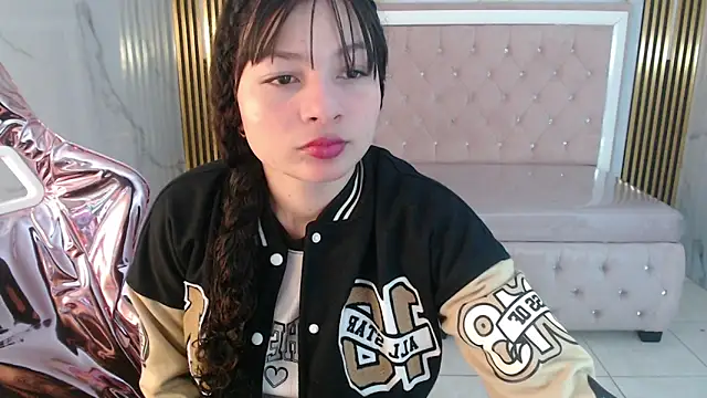 shalon diaz s online show from March 2025 01:07:01 PM