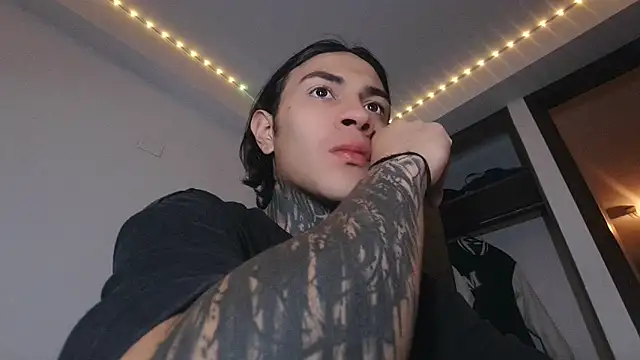 Snapshot of jord4nn__ chatting on January 2025 04:19:02 AM jord4nn online show from January 2025 04:19:02 AM