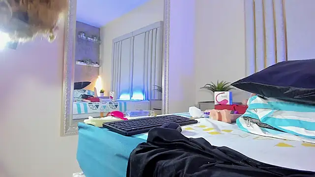 Liincostelloo online show from February 2025 01:53:02 AM