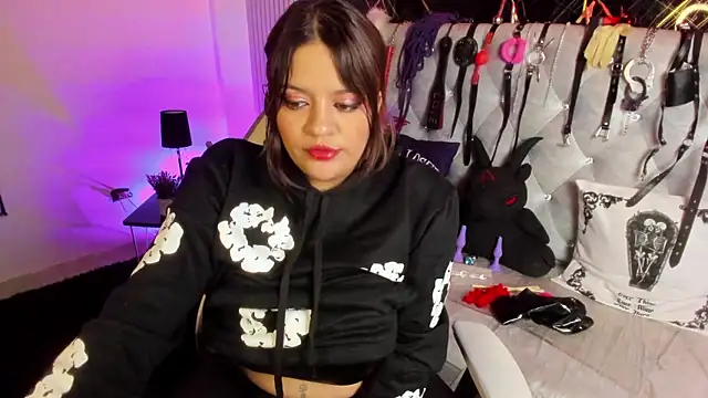 victoria  floyd online show from January 2026 01:35:01 PM