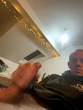 Snapshot of wyattstone chatting on October 2025 11:07:01 PM wyattstone online show from October 2025 11:07:01 PM