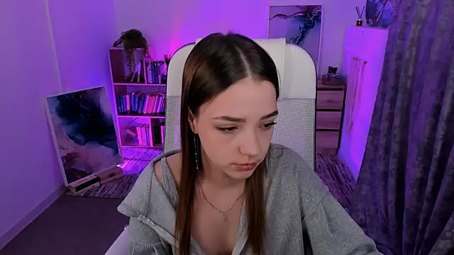 PamBeesly online show from February 2025 11:10:02 AM