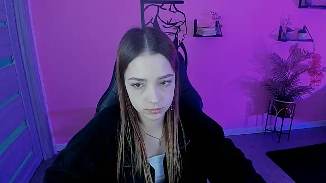 PamBeesly online show from March 2025 11:32:01 AM