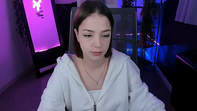 PamBeesly online show from October 2025 06:36:02 AM