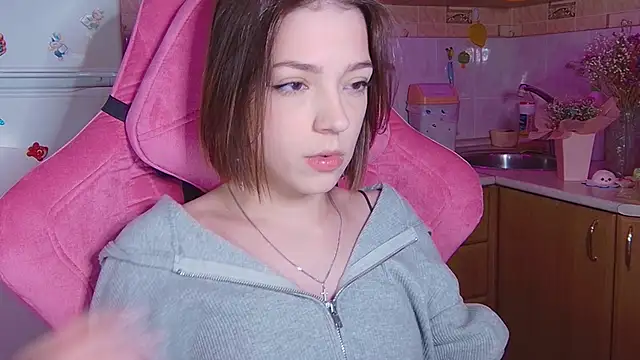 PamBeesly online show from April 2026 04:12:01 PM