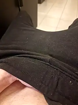 Snapshot of guilove5 chatting on January 2025 07:15:01 PM guilove5 online show from January 2025 07:15:01 PM