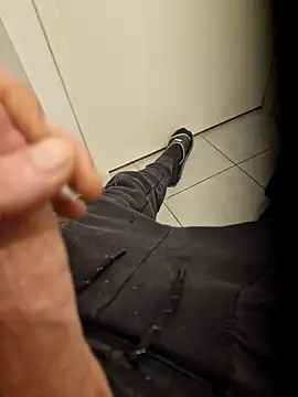 Snapshot of guilove5 chatting on January 2025 01:25:02 PM guilove5 online show from January 2025 01:25:02 PM