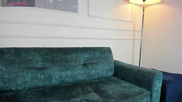 Snapshot of Zoe_Cheshire chatting on March 2025 08:38:02 PM Zoe Cheshire online show from March 2025 08:38:02 PM