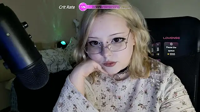 Snapshot of Electro_doll chatting on March 2025 11:28:01 AM Electro doll online show from March 2025 11:28:01 AM