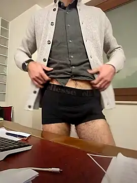 Snapshot of AvvocatoPorco chatting on January 2025 06:43:02 PM AvvocatoPorco online show from January 2025 06:43:02 PM