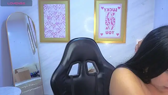 Paulette v online show from March 2026 01:05:01 PM