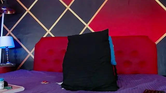 Cristian white online show from September 2025 04:51:02 PM