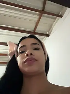 Bella Smiith  online show from November 2025 09:48:02 PM