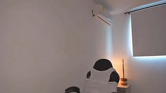 brithany olson25 online show from March 2025 12:47:02 PM