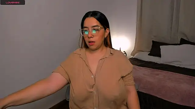 brithany olson25 online show from September 2025 12:21:02 PM