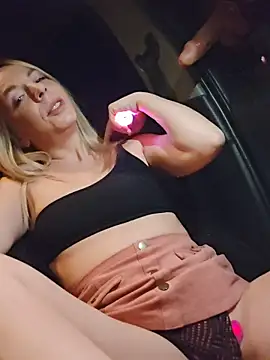 SweetyNinaOff1 online show from February 2026 09:22:02 PM