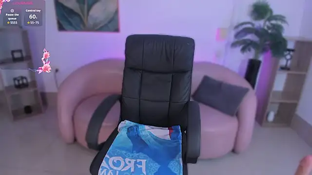 Ayha khalaf online show from February 2026 02:02:02 AM