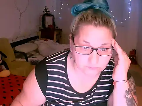 mayamayx online show from December 2025 06:04:02 PM