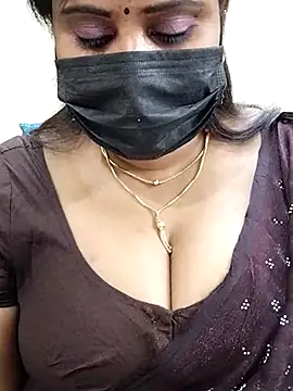 Queenflowerr online show from February 2025 06:12:01 PM