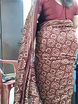 Queenflowerr online show from February 2025 07:36:01 PM