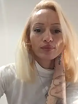 Snapshot of Malessia12 chatting on January 2025 08:43:02 PM Malessia12 online show from January 2025 08:43:02 PM