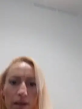 Snapshot of Malessia12 chatting on January 2025 04:13:01 AM Malessia12 online show from January 2025 04:13:01 AM