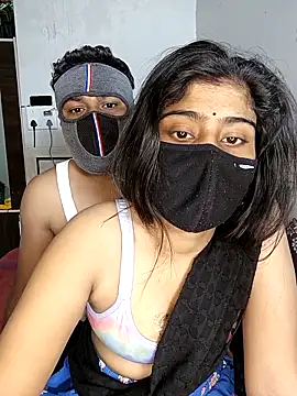 Snapshot of Love-N chatting on November 2025 09:19:01 PM Love-N online show from November 2025 09:19:01 PM